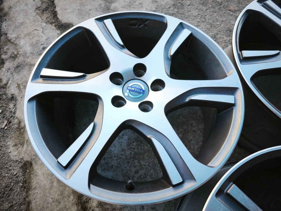 18" оригинални алуминиеви джанти за Volvo.