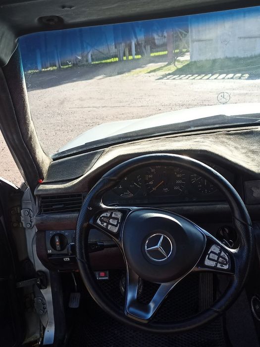 Mersedens Bens 124  metan 2.3 l motor