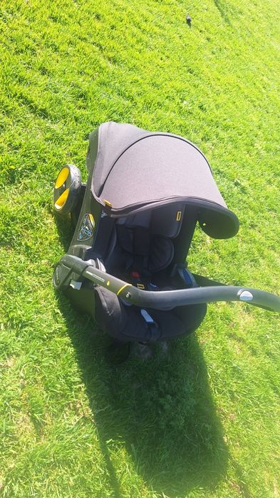 Scaun auto și cărucior Doona