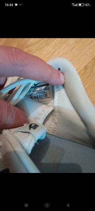 Adidași Nike ...