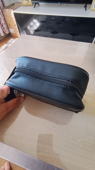 Borsetă pentru el și ia