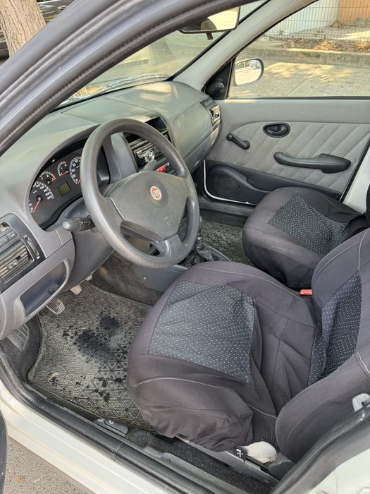 Vand fiat albea 2008