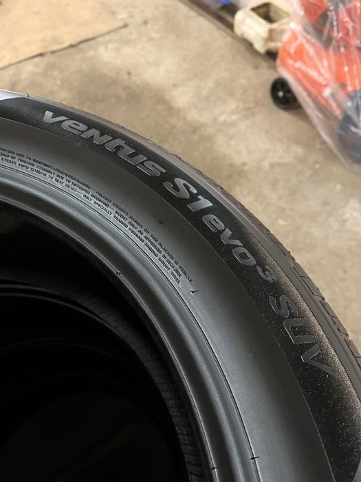 Продам комплект новых шин