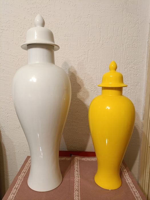 Парные китайские вазы