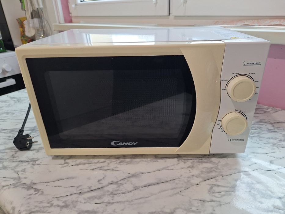 Микровълнова фурна Candy ГРИЛ