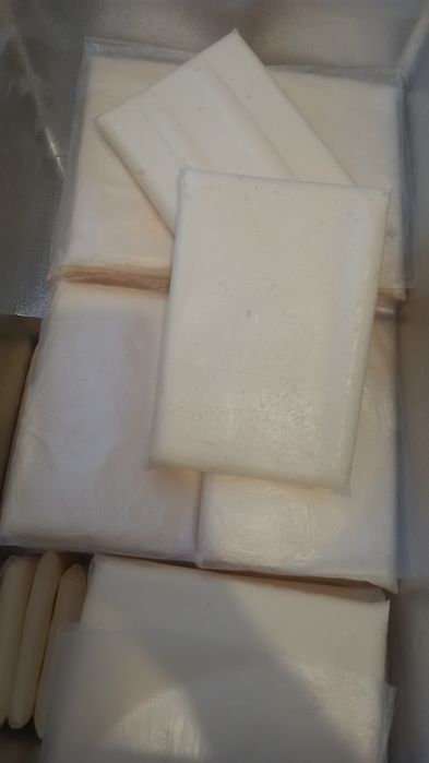 Масло сливочное домашнее .