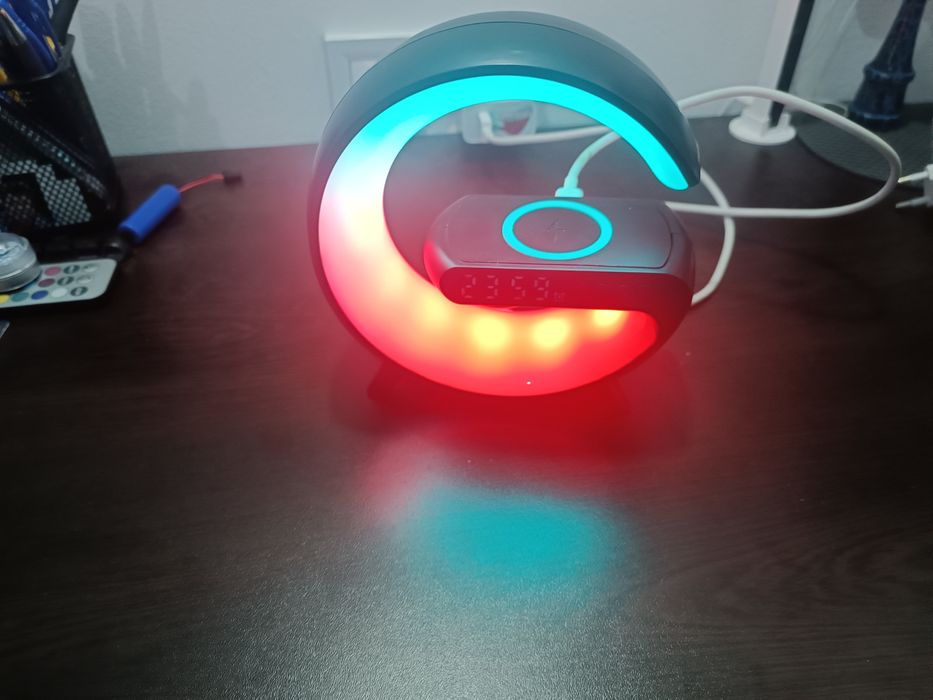 Lampă de veghe multifuncțională