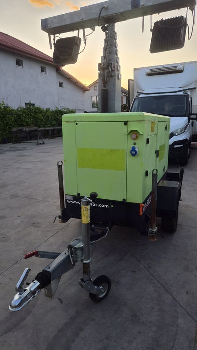 Turn de lumini cu generator 220v