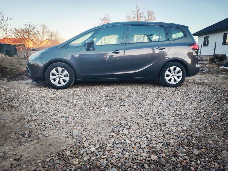 Opel Zafira E6. 2015