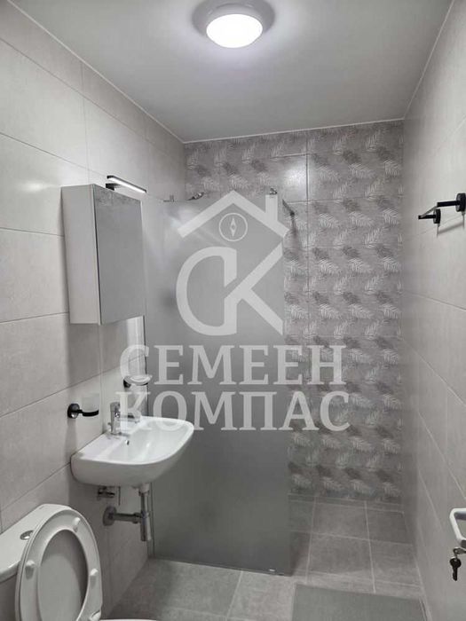 Двустаен луксозен апартамент/за първи наематели