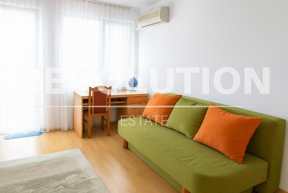 Дава се под наем Двустаен апартамент в Варна, Окръжна болница - 65 кв.м за 525 € - Снимка #3