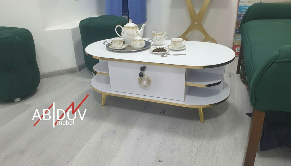 Журнальный чайный столик в стиле неоклассика. Есть в наличии.