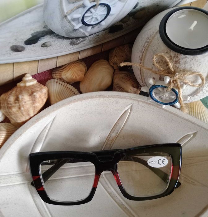 Дамски модерни очила с диоптър