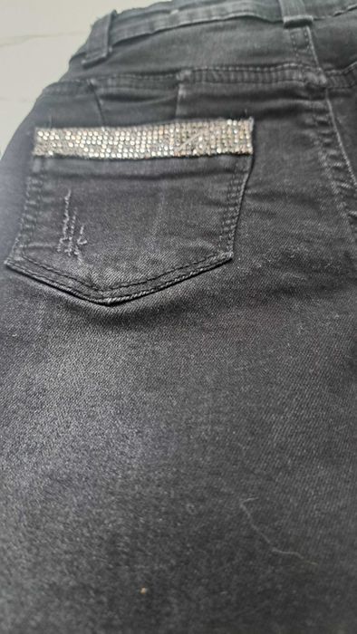 Два броя детски дънки