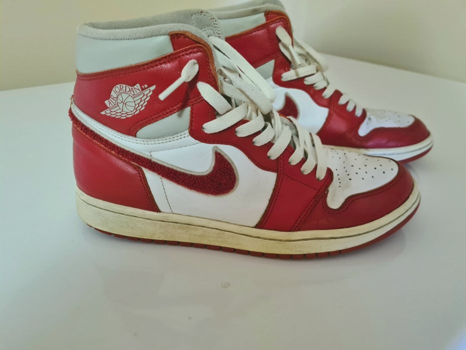 Air Jordan 1 Retro High OG "Varsity Red și  Jordan 1 Mid "Lucky Green"