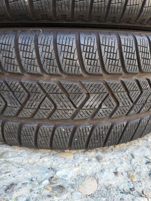 4 бр зимни 235/60/18 Pirelli