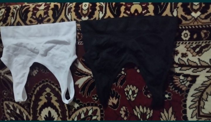 Топы новые, размер М.