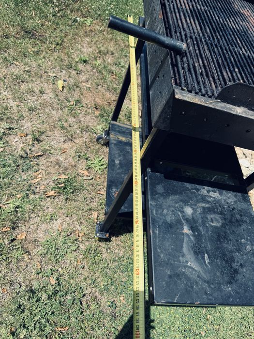 Продавам барбекю