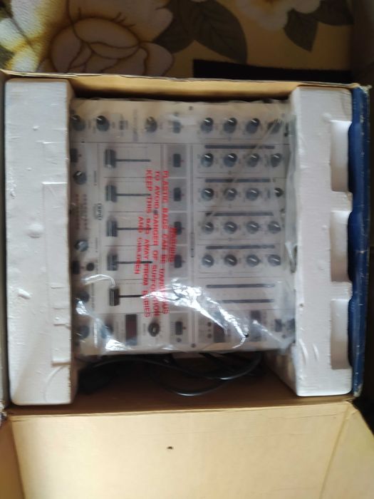 DJ Пульт Begringer djx 700 pro mixer