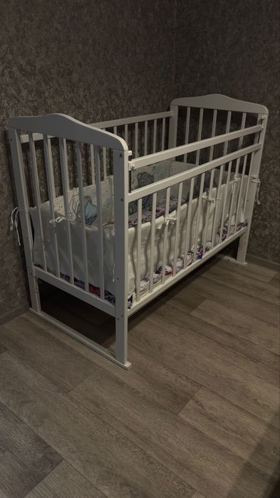 Детская кроватка.