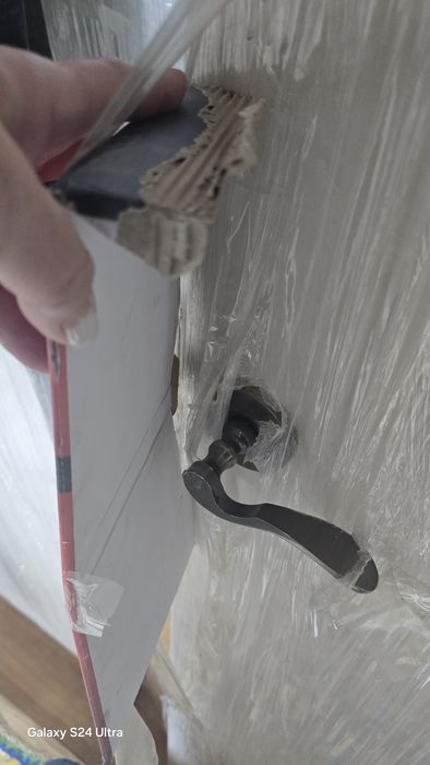 Продам межкомнатные двери.