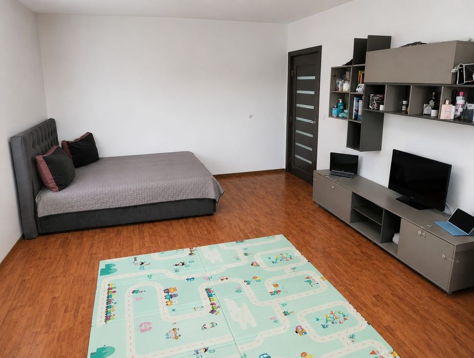 Vand apartament decomandat