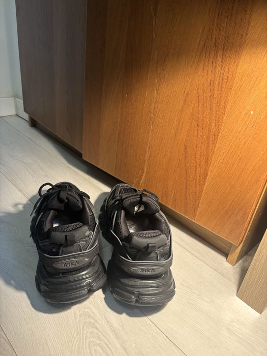 Balenciaga track
