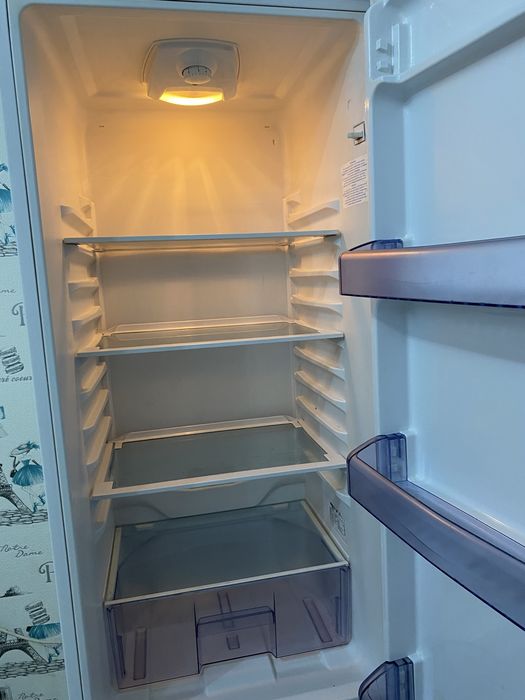 Продам холодильник