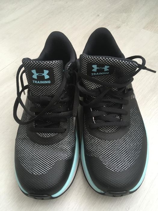 Vând adidași Uander Armour dama, mărimea 40,5