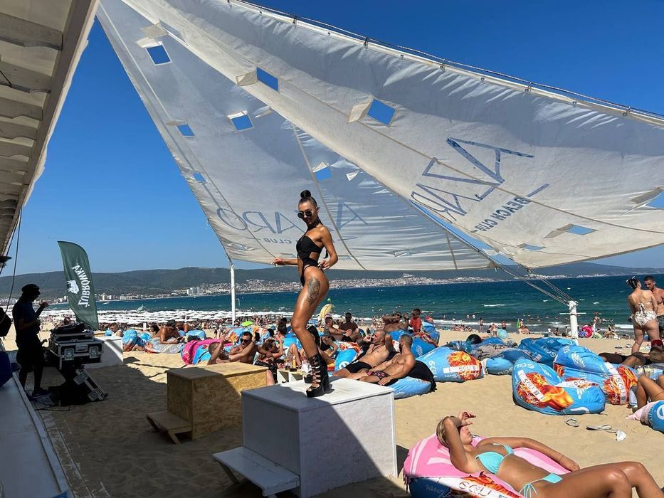 Дава се под наем Заведение в к.к. Слънчев бряг - 800 кв.м за 510 € - Снимка #6