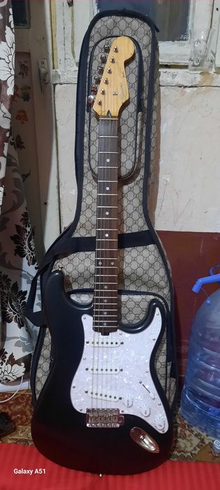 Squier fender stratacaster made in Japon