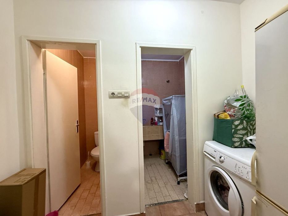 Продава се Двустаен апартамент в Варна, Център - 68 кв.м за 1380 €/кв.м - Снимка #11