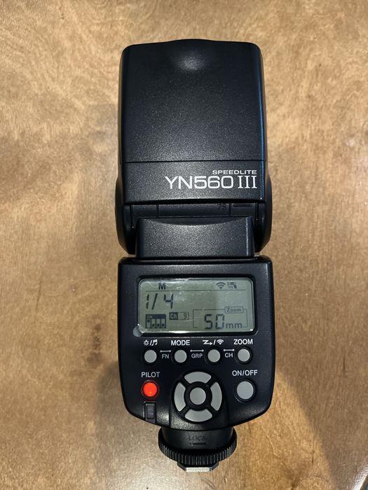 Фотовспышка Nikon SB-700 Speedlight