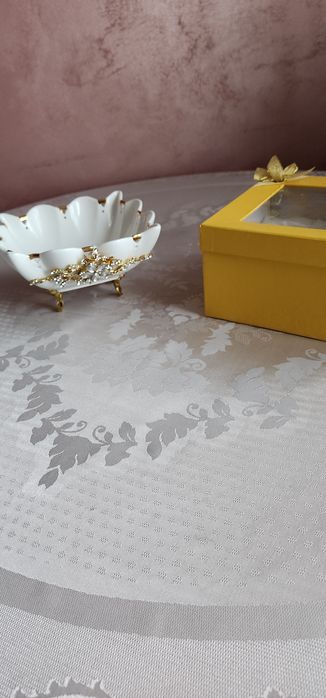 Керамическая конфетница