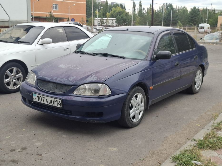 Toyota avensis 2000 1.6 продам