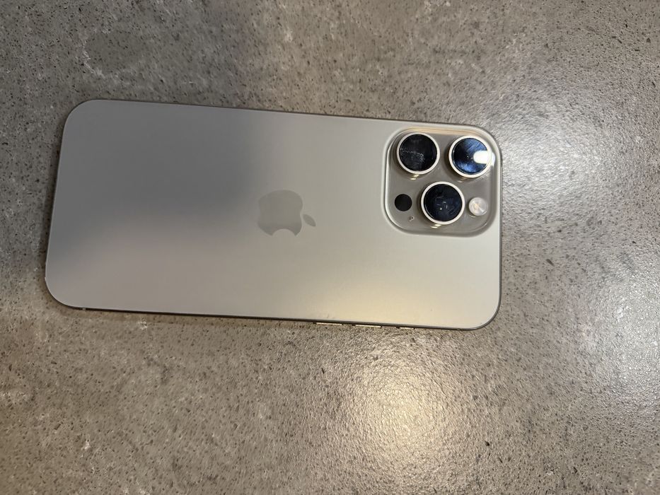Iphone 16 pro max . 256gb