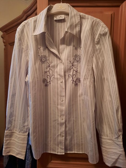 Cămașă dama cu broderie și paiete albe mărimea 46