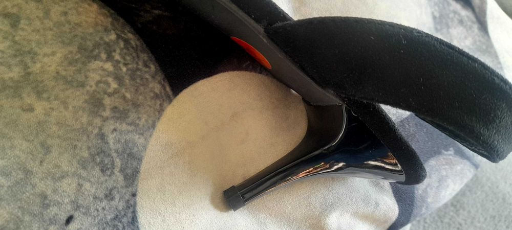 Pantofi eleganti cu toc / NOU