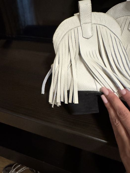 Ciocate cu franjuri din piele naturala 40