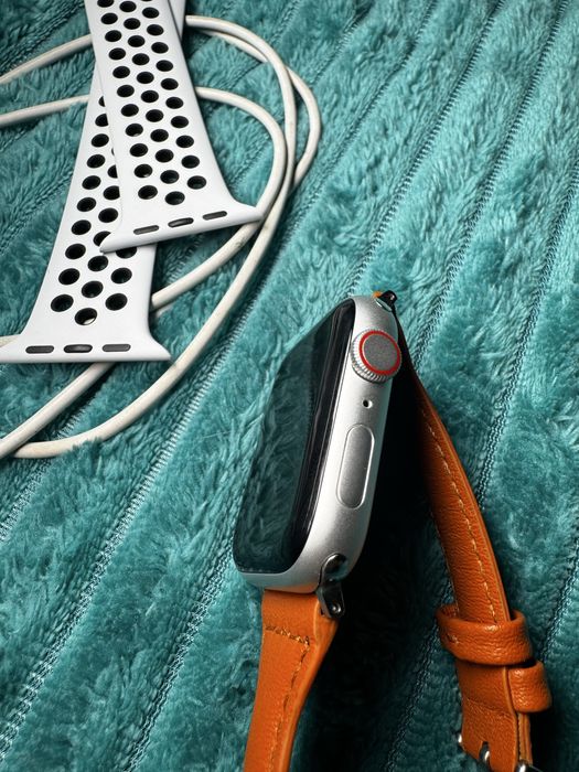 Apple Watch SE NiKe 44mm silver