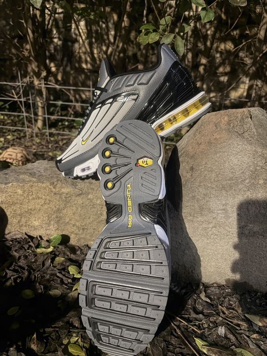 * AirMax Plus III  *