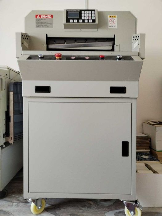 Типография учун янги когоз кесгич резак сотаман