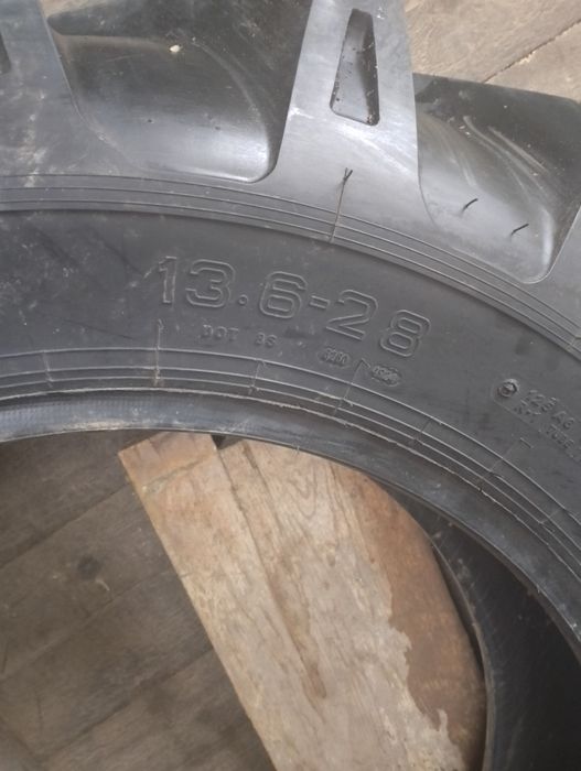 Vând cauciuc de tractor 445