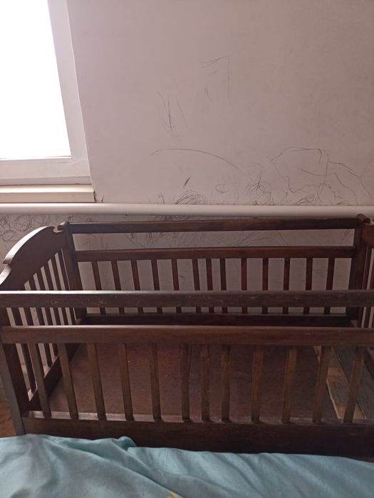 Продам детскую кроватку