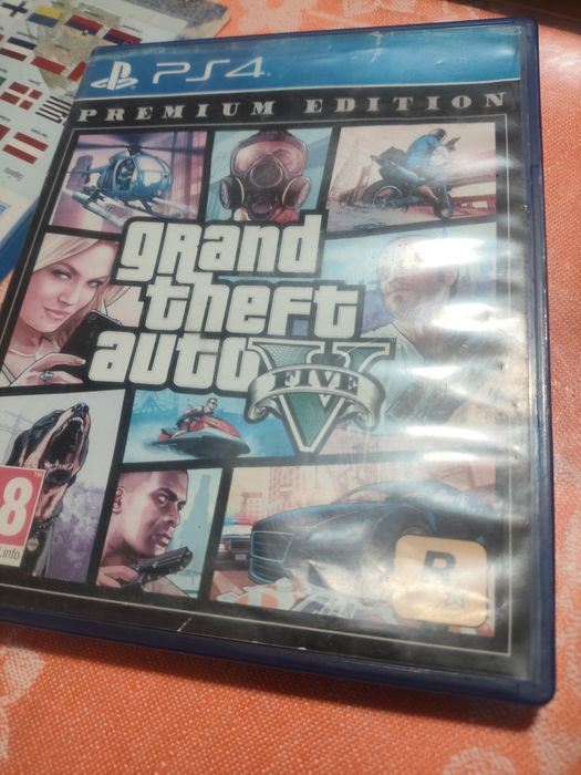 Комплект игр GTA V Premium + Horizon Complete Edition (PS4) продам