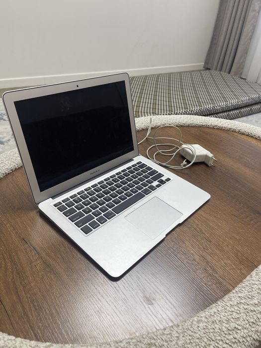 Продам макбук MACBOOK