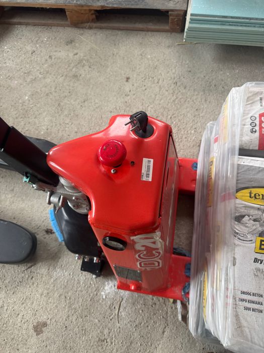 Електрическа Транспалетна количка HELI