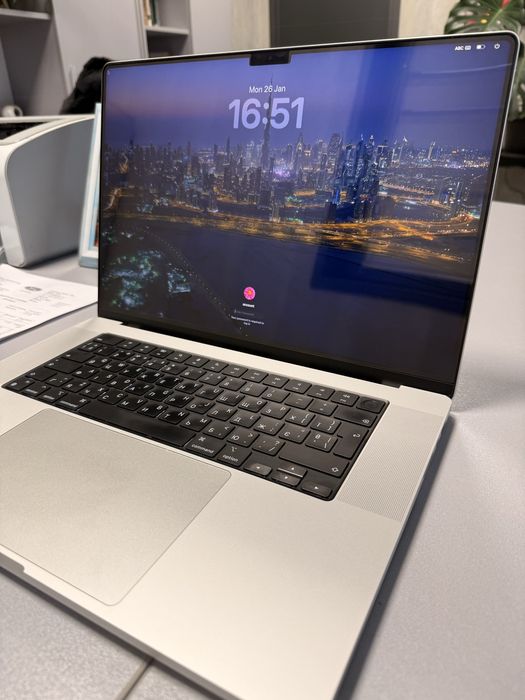 Macbook pro M2 16"(2023) 16GB/512