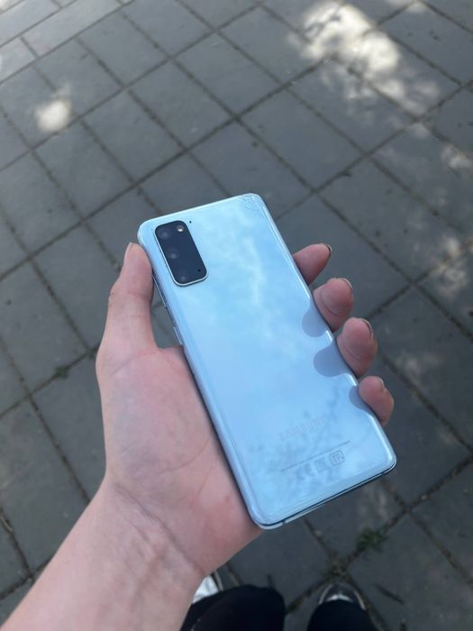 Обменяю Samsung galaxy S20 128