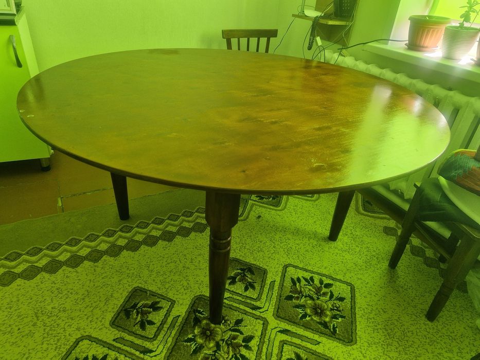 Продам круглый стол
